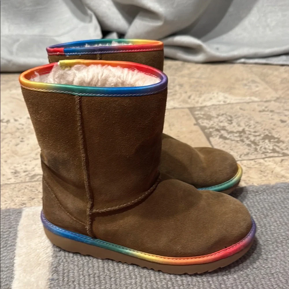 Amazing UGG Brown Boots with Rainbow Sole - Picture 5 of 8